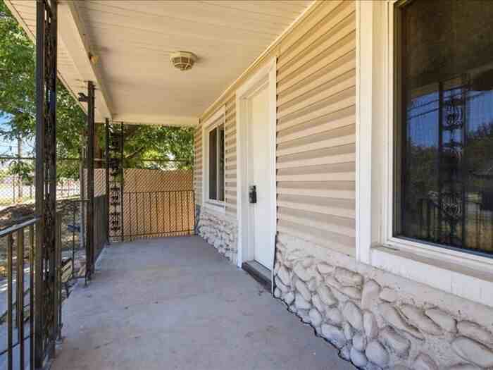 1057 W 300 S - Photo 3 of 23