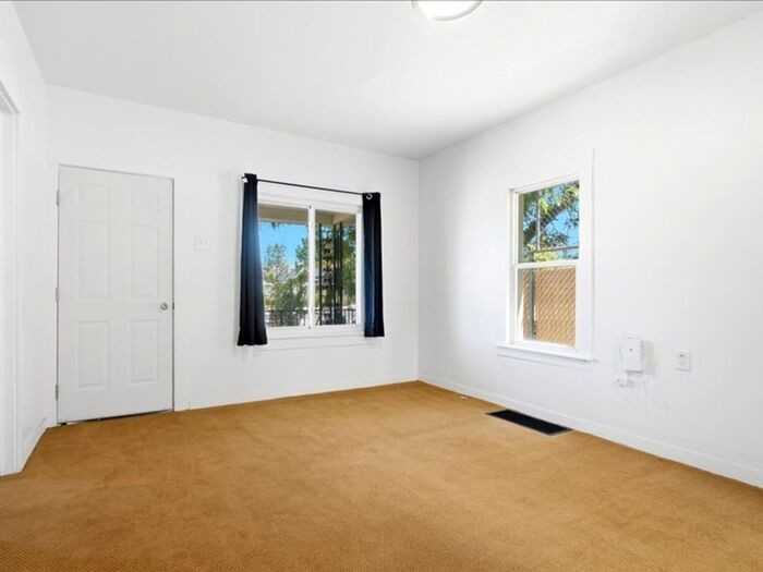 1057 W 300 S - Photo 4 of 23