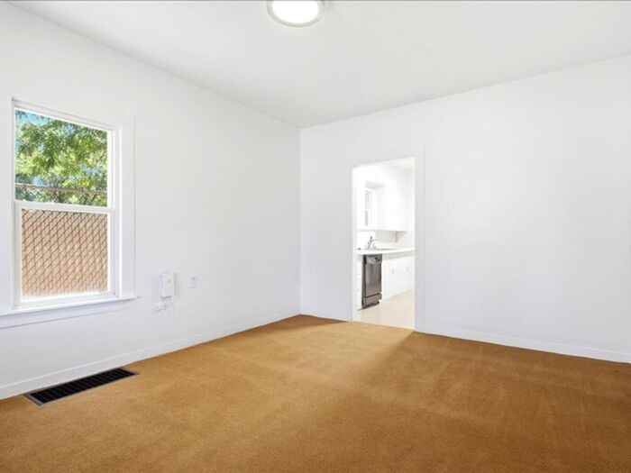 1057 W 300 S - Photo 5 of 23