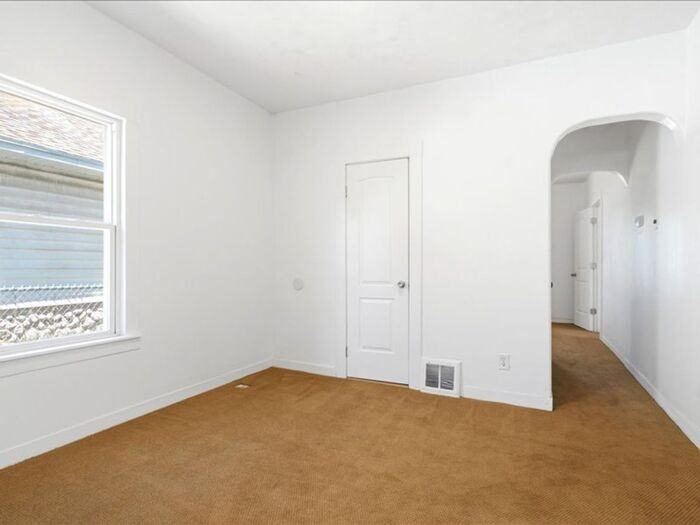 1057 W 300 S - Photo 6 of 23