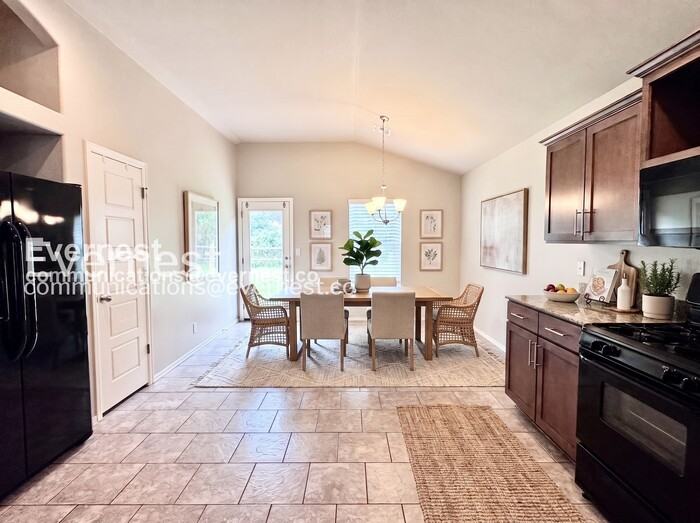 10443 S James St - Photo 4 of 31