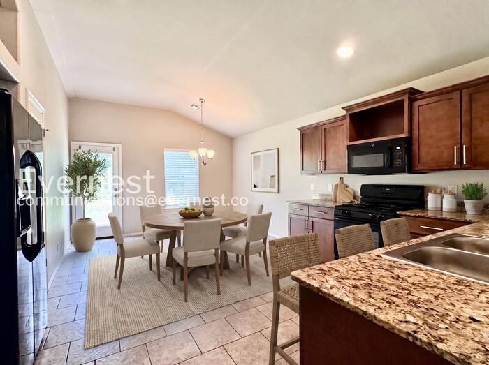 10443 S James St - Photo 5 of 31