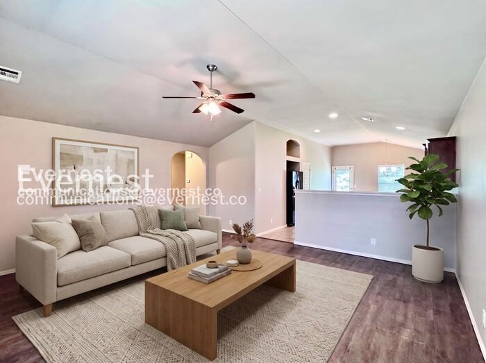 10443 S James St - Photo 6 of 31