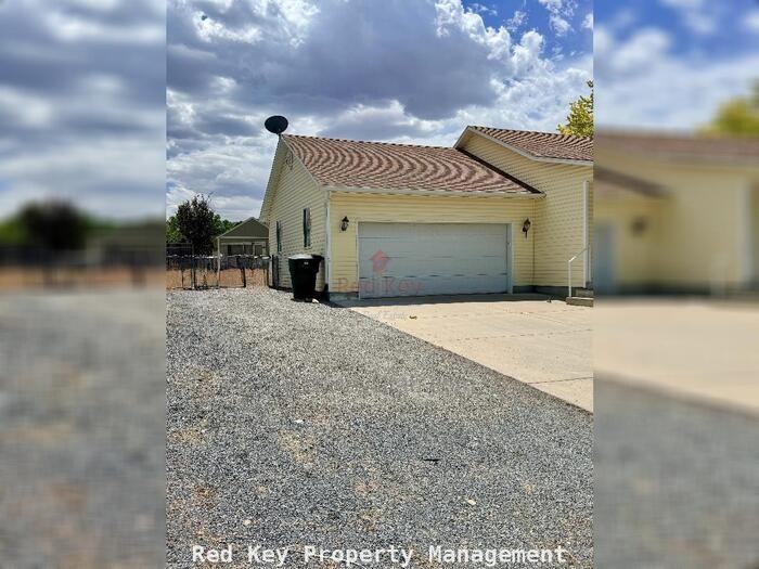 474 E 1370 N #A - Photo 2 of 7