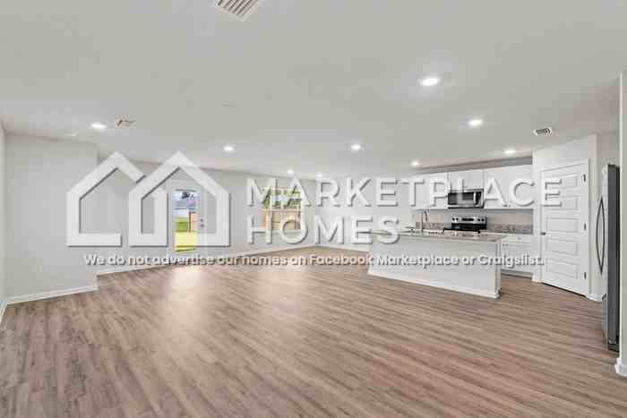 7504 Delancey St - Photo 7 of 45