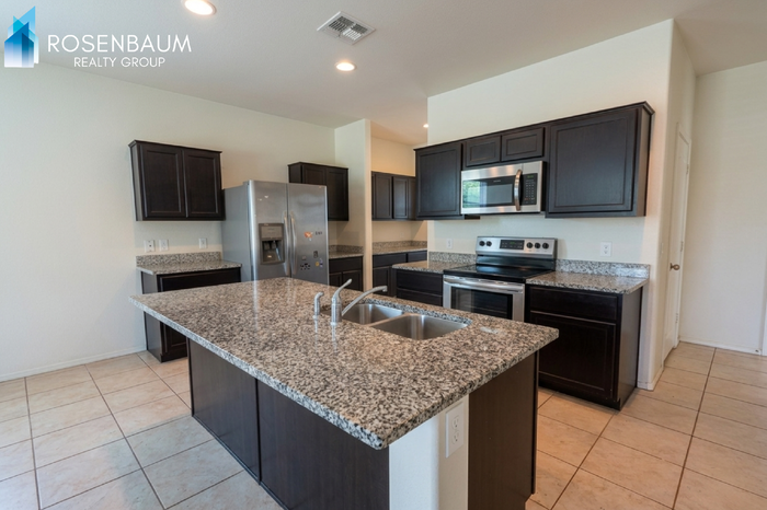 41917 W Manderas Ln - Photo 3 of 11