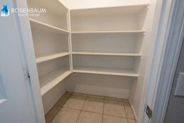 41917 W Manderas Ln - Photo 4 of 11