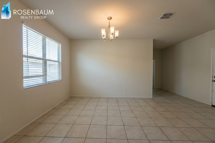 41917 W Manderas Ln - Photo 5 of 11