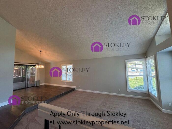 2397 Lake Meadow Cir - Photo 4 of 50