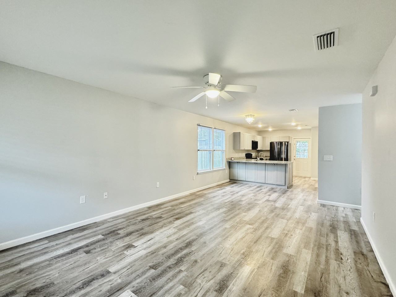 704 E Chestnut Ave #357 - Photo 2 of 33