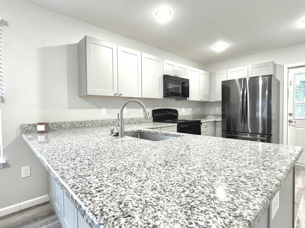 704 E Chestnut Ave #357 - Photo 6 of 33