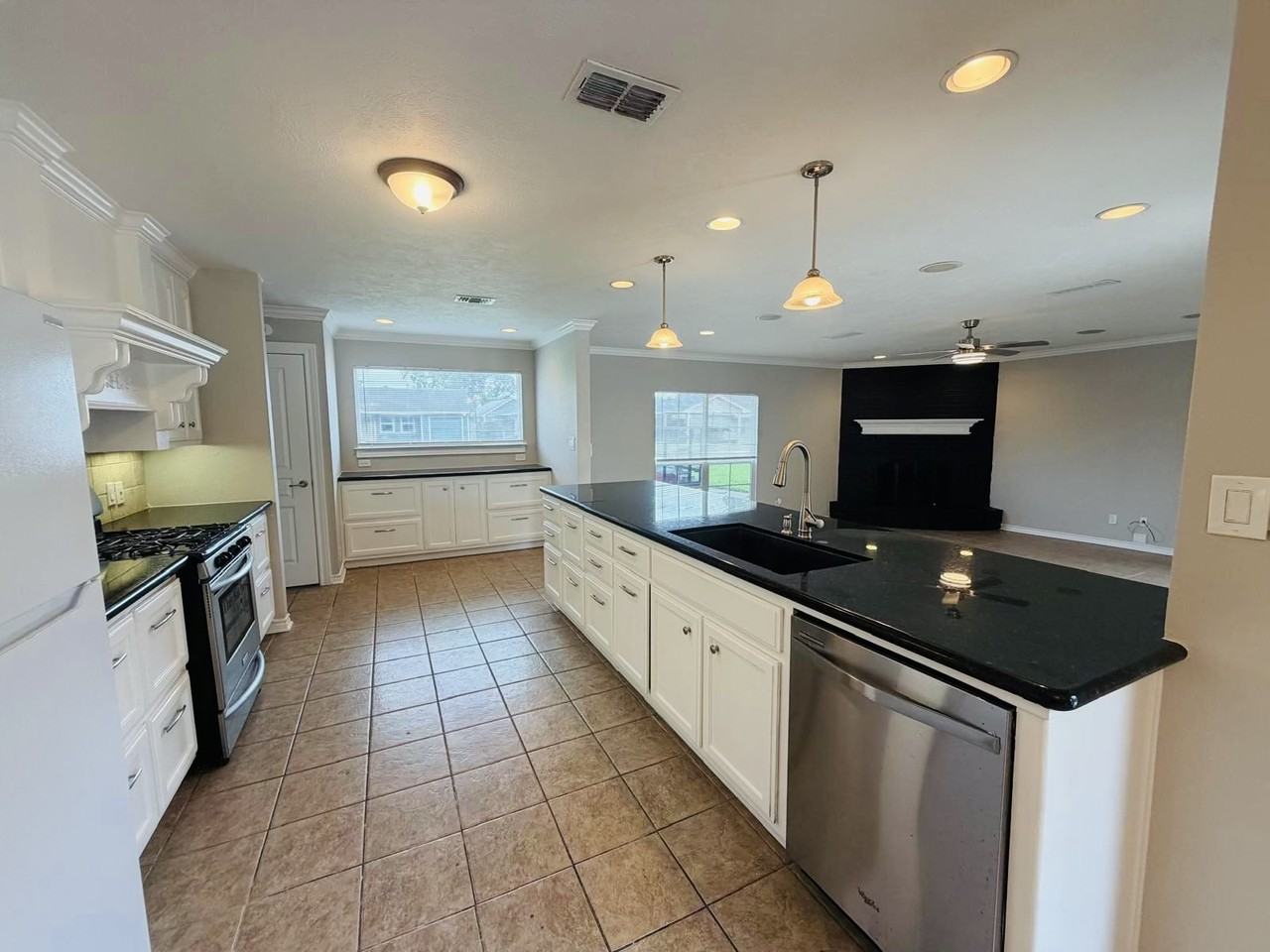 5080 Browning Dr #1 - Photo 5 of 32