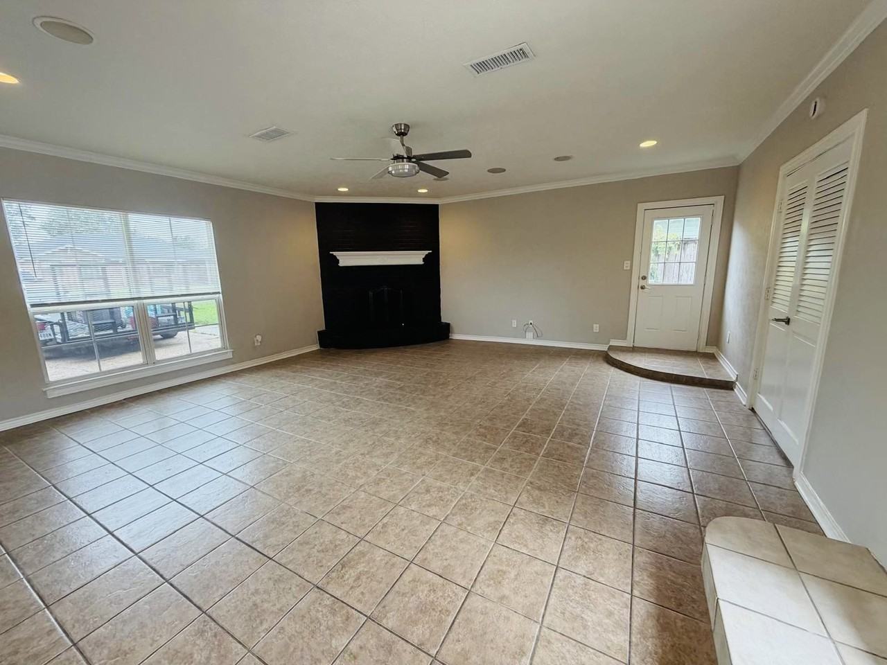 5080 Browning Dr #1 - Photo 6 of 32