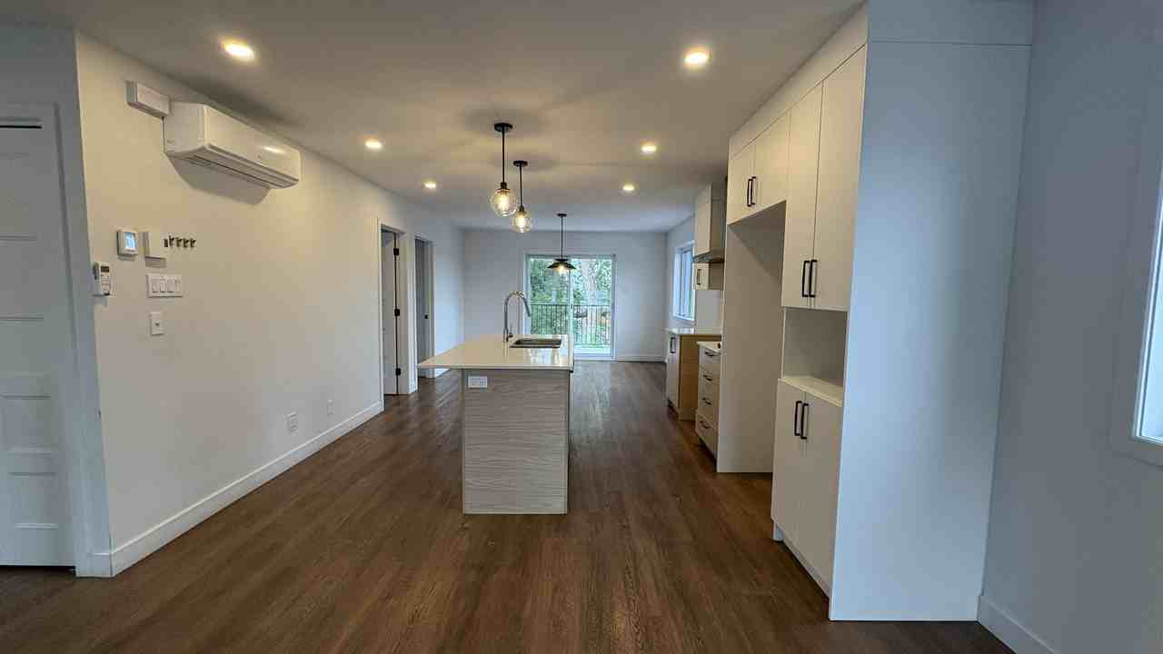 54 Rue Saint-Charles N #54 - Photo 6 of 13