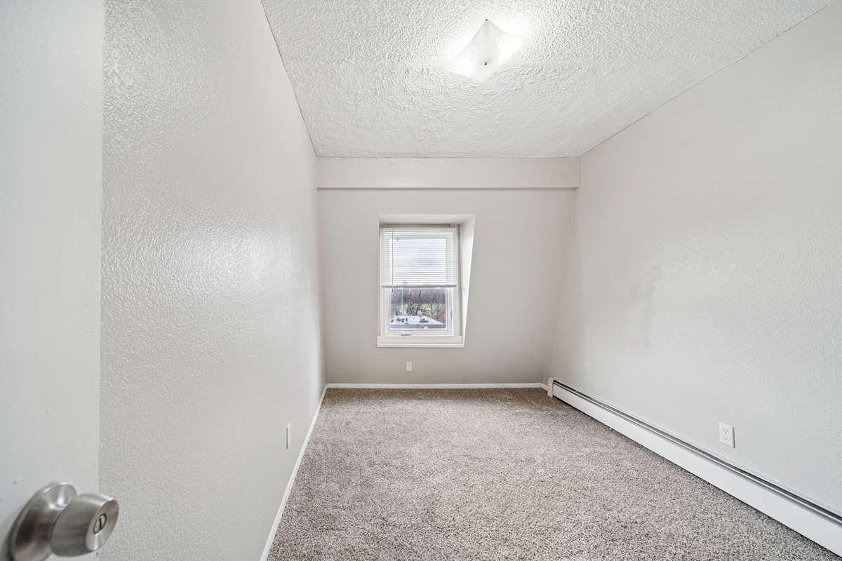 303 E 15th Ave - Photo 6 of 19