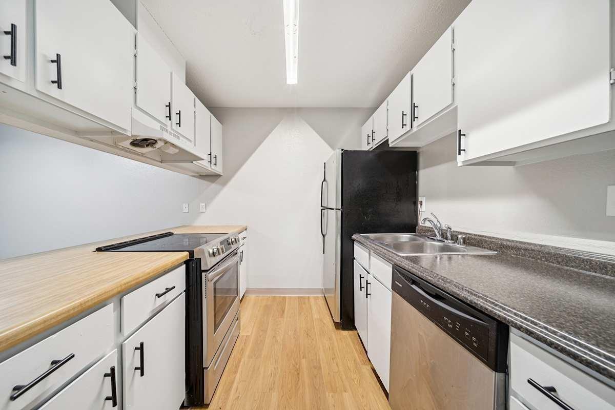 303 E 15th Ave - Photo 3 of 19