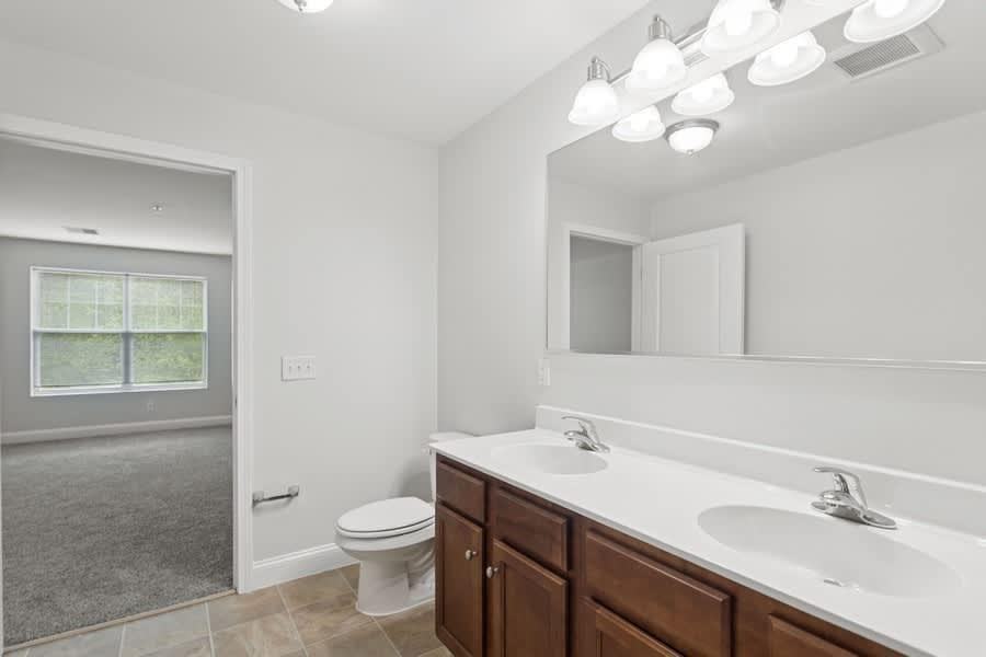 95 Filley St - Photo 6 of 30