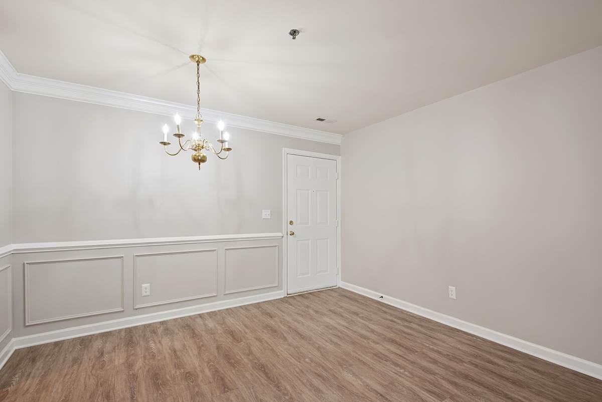 155 Woodgate Ct - Photo 4 of 21