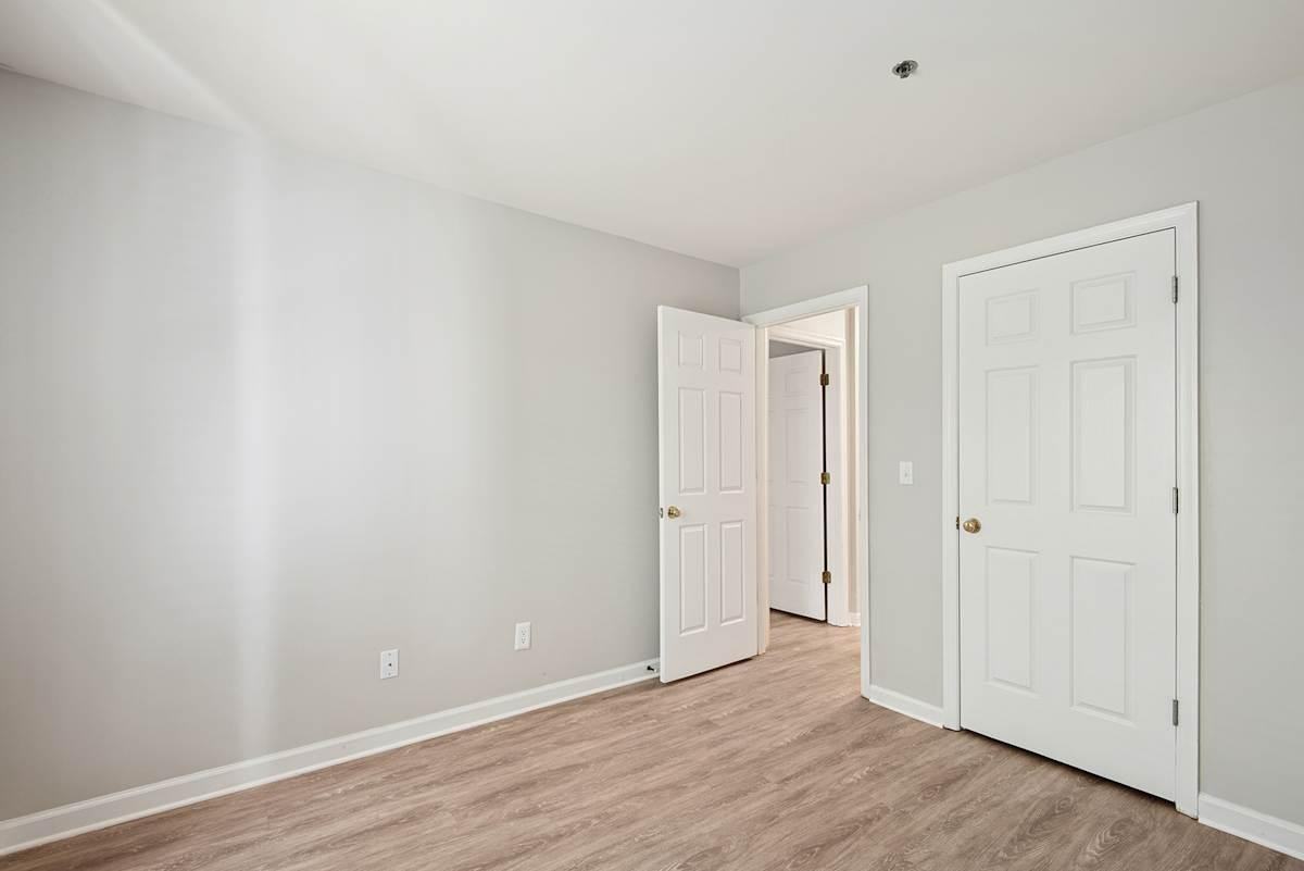 155 Woodgate Ct - Photo 3 of 21