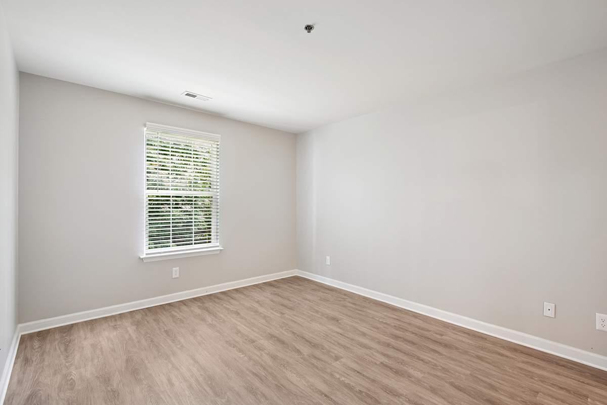 155 Woodgate Ct - Photo 7 of 21