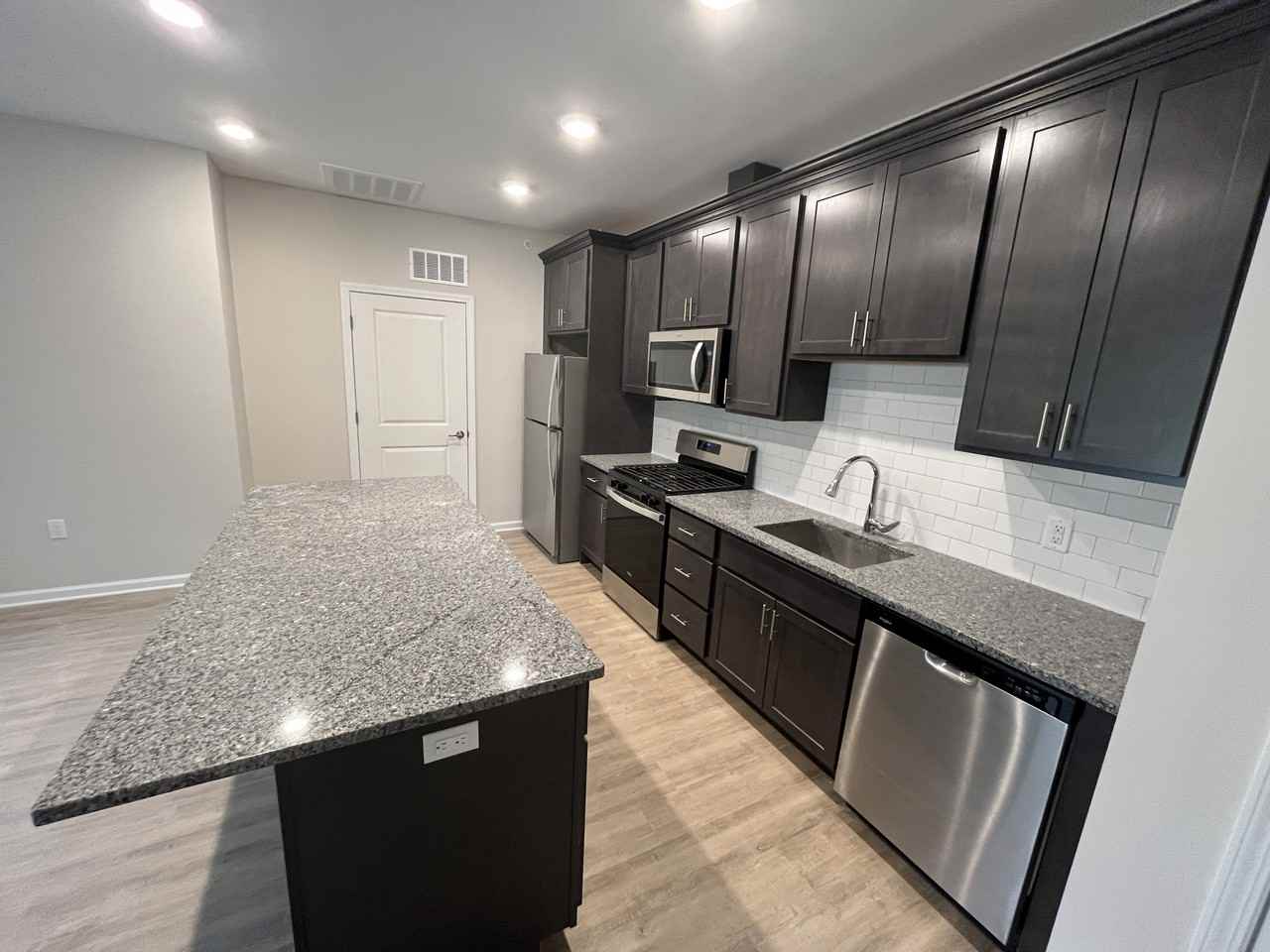 214 Tower Ridge CircleBuilding 200 #214 - Photo 4 of 21