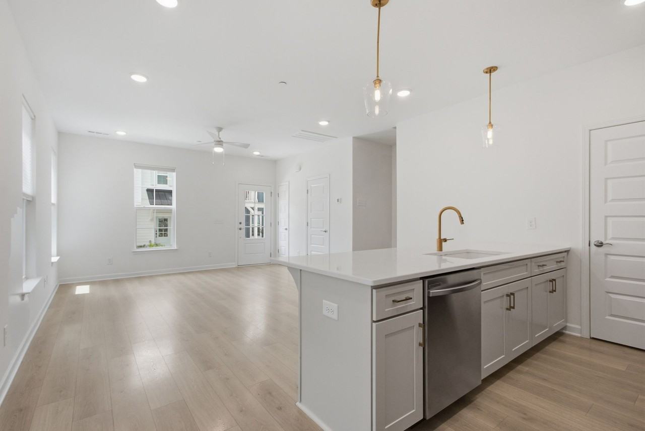 413 Drakes Way #1 - Photo 3 of 29