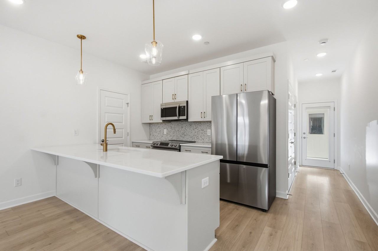 413 Drakes Way #1 - Photo 4 of 29