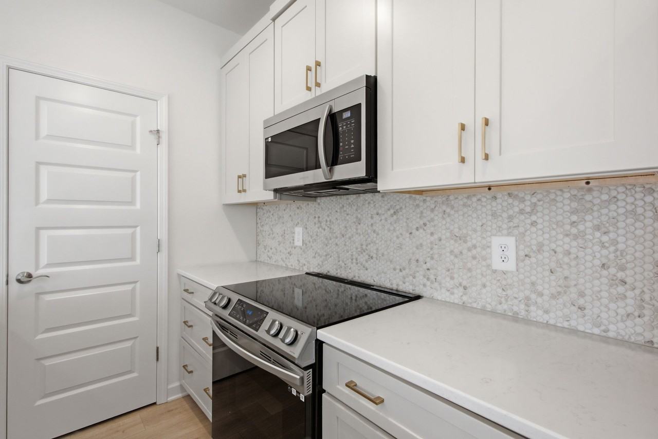 413 Drakes Way #1 - Photo 6 of 29