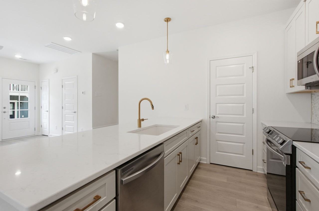 413 Drakes Way #1 - Photo 7 of 29
