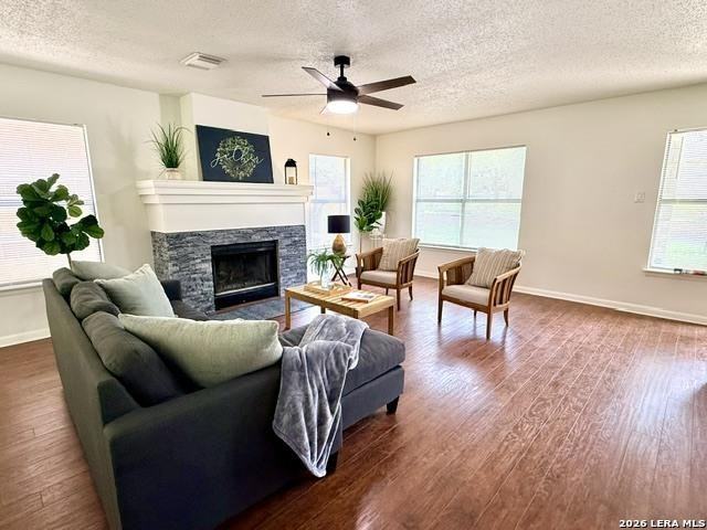 21523 Hyerwood - Photo 2 of 12
