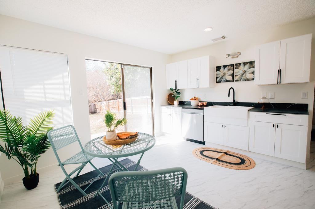 21523 Hyerwood - Photo 5 of 12