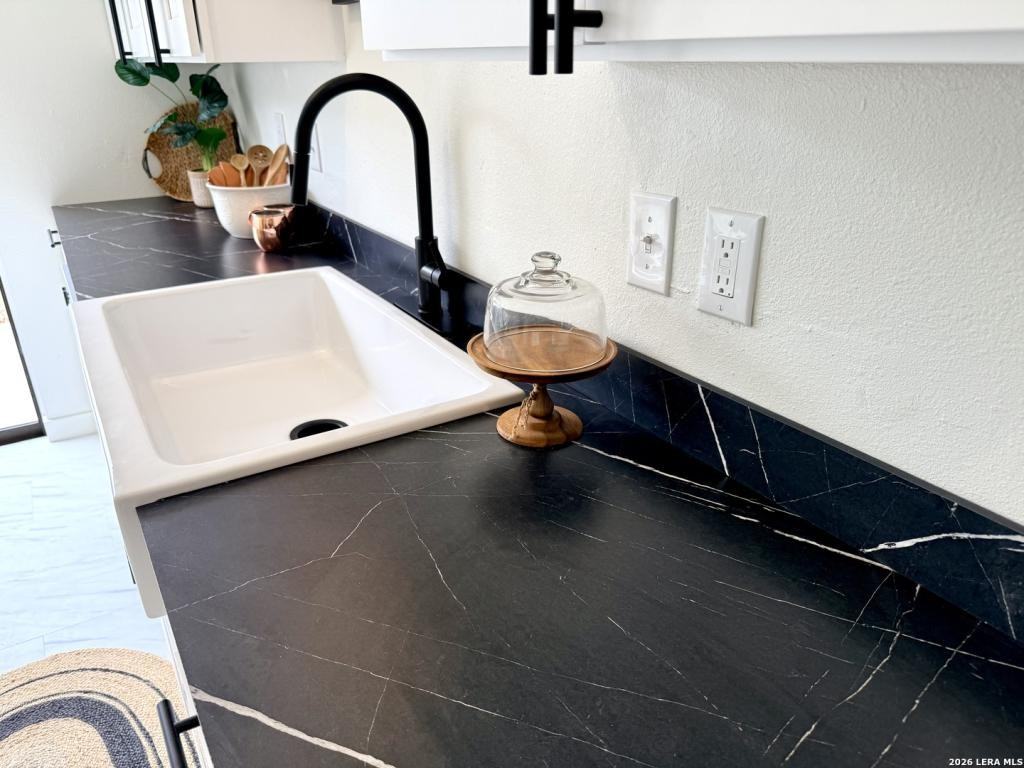 21523 Hyerwood - Photo 6 of 12