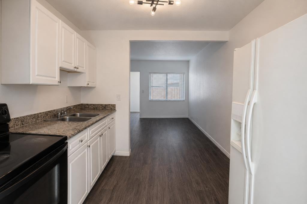 1600 Center St - Photo 6 of 16