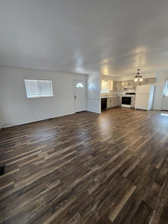 805 Woodlawn Ave - Photo 6 of 18