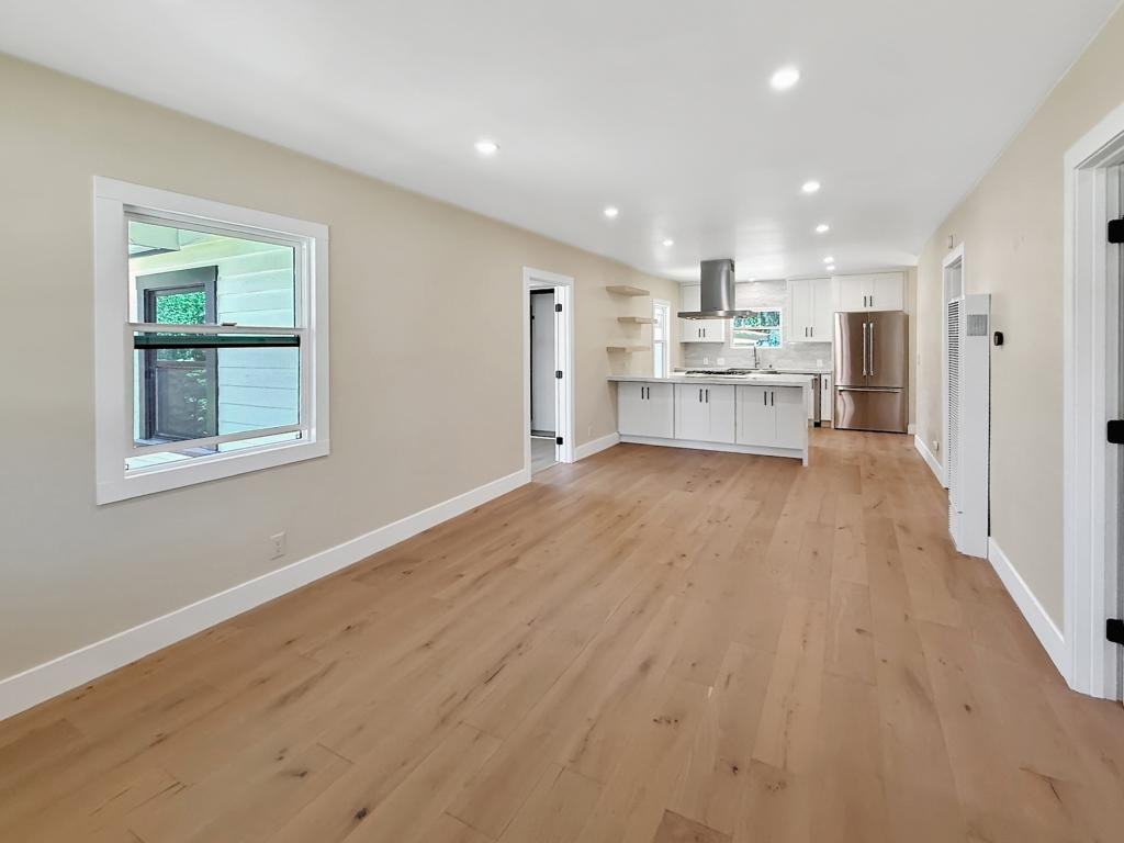 5161 7th St - Photo 3 of 16