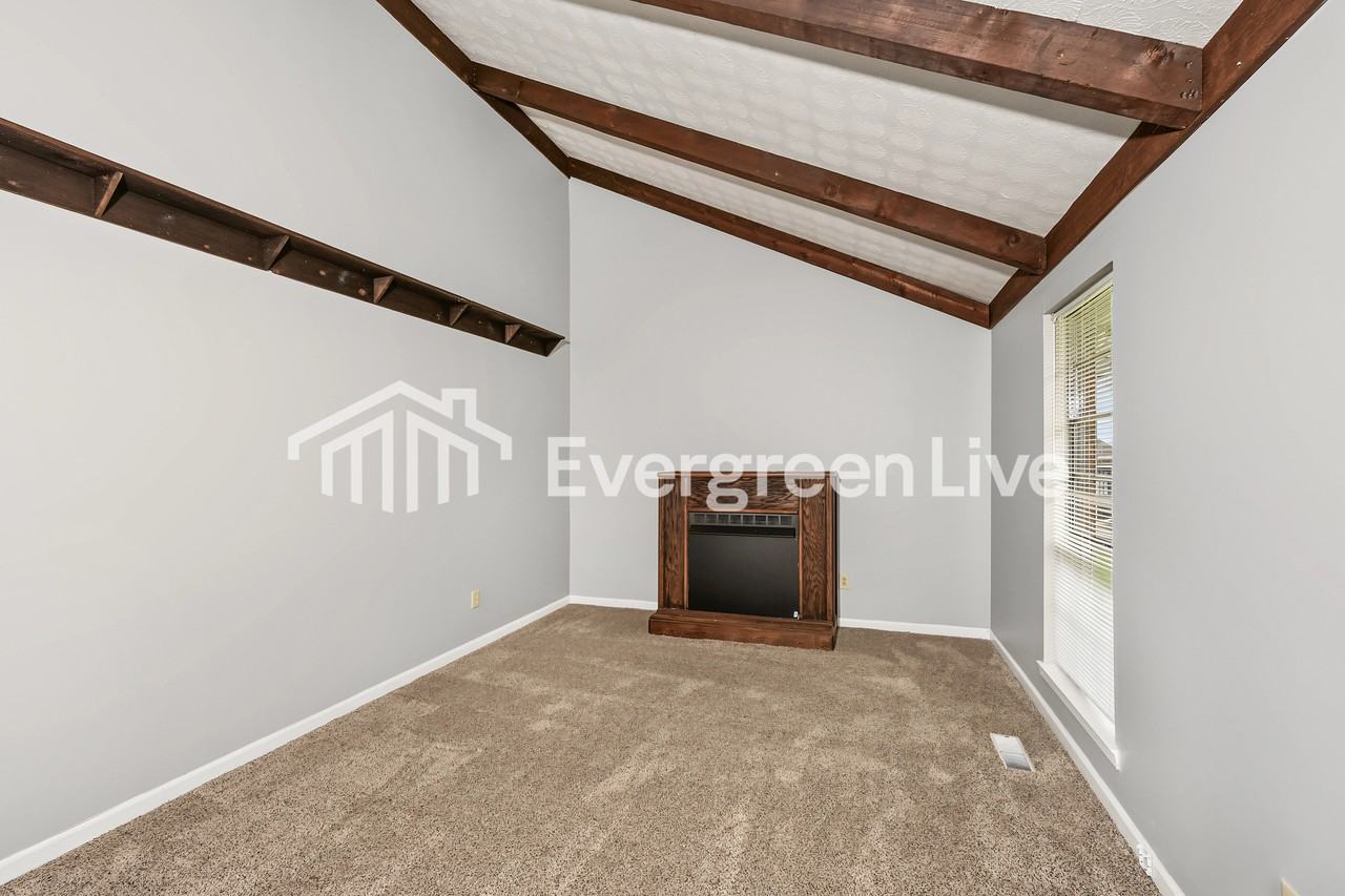 2671 Janice Cir Ne - Photo 2 of 14