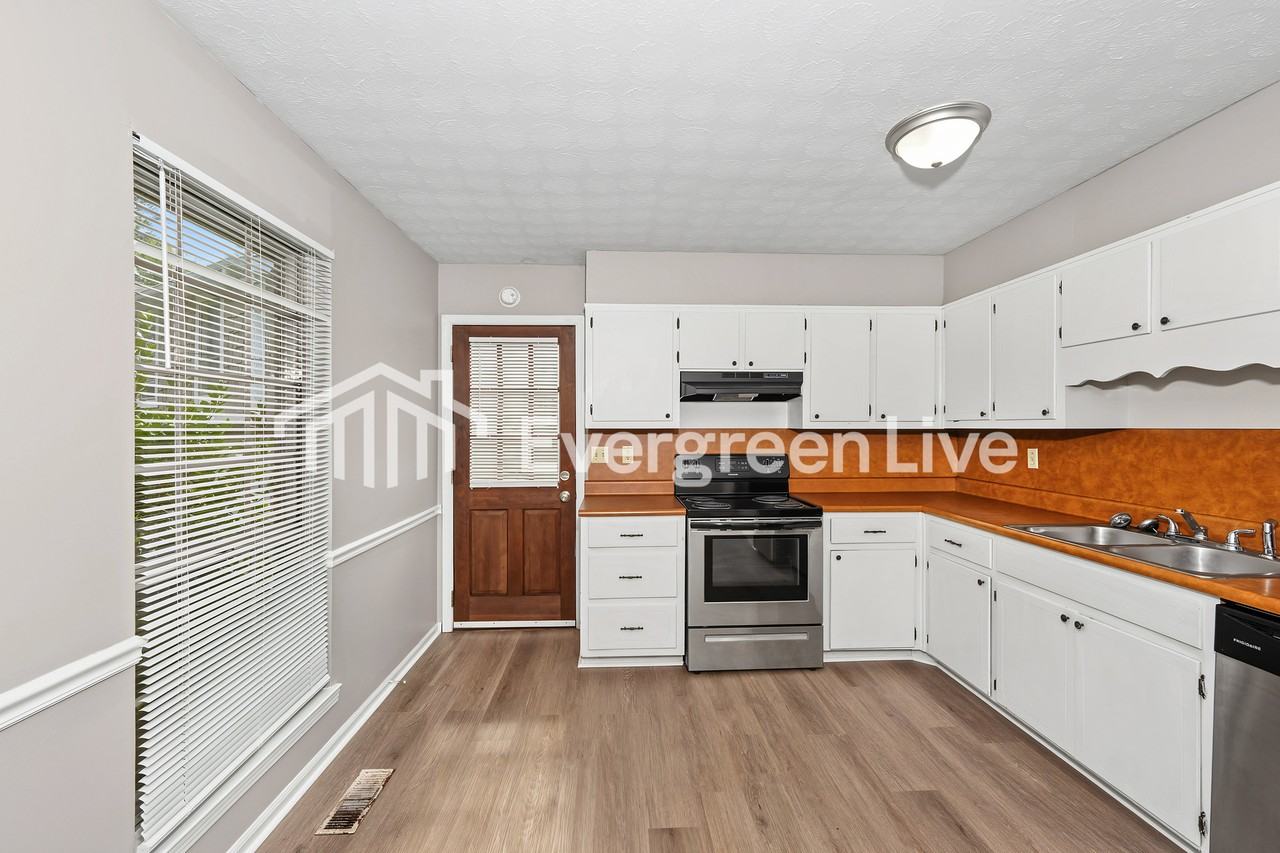 2671 Janice Cir Ne - Photo 4 of 14