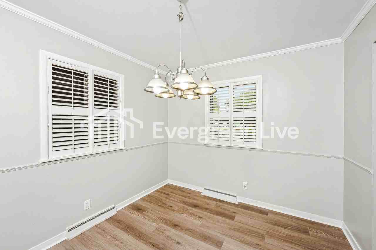 1137 Bowman Rd - Photo 5 of 15