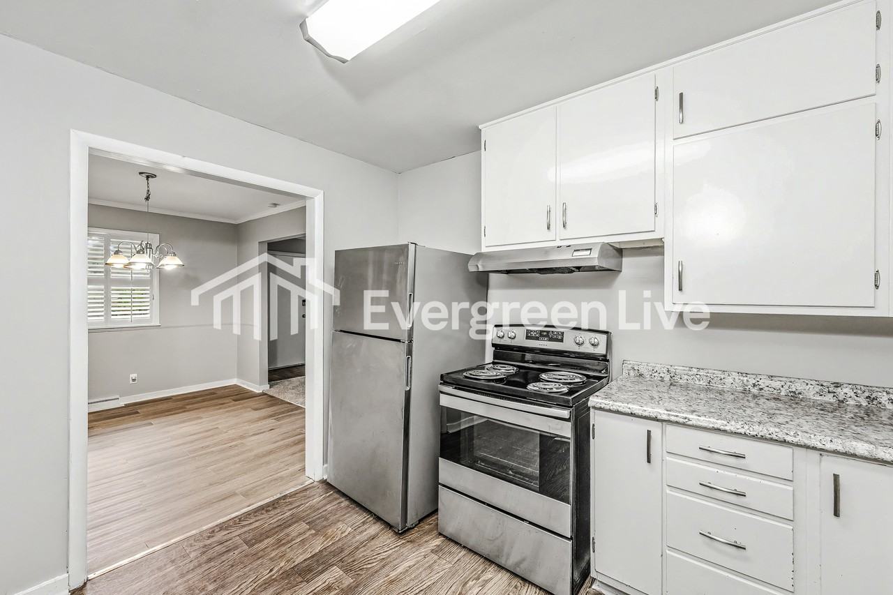 1137 Bowman Rd - Photo 7 of 15