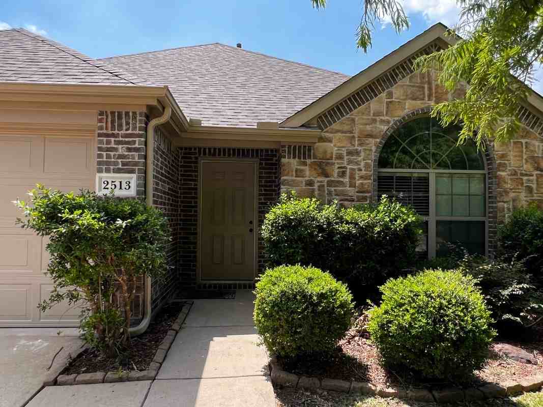 2513 Slalom Dr - Photo 2 of 32
