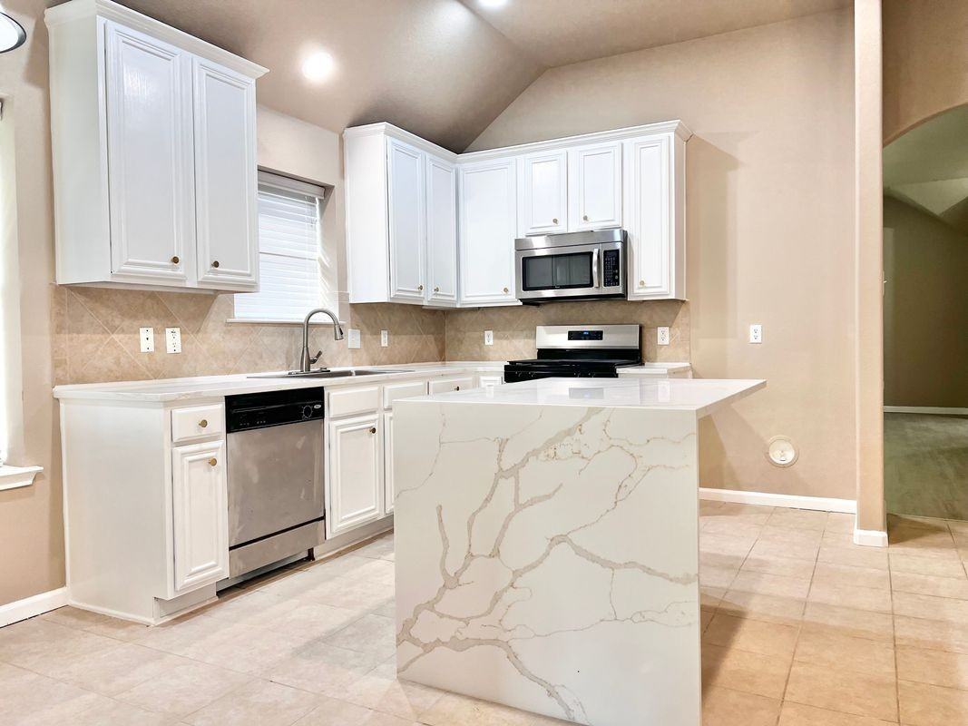 2513 Slalom Dr - Photo 6 of 32