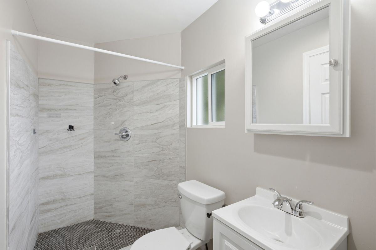 554 Ritchey St - Photo 4 of 14