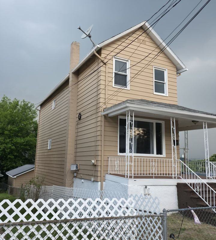 161 Johnson St - Photo 2 of 39