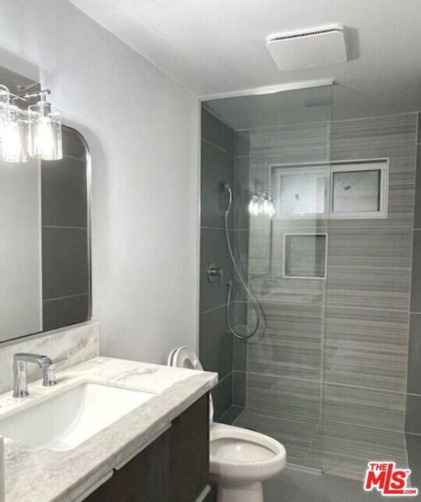 1433 Silvius Ave - Photo 2 of 7