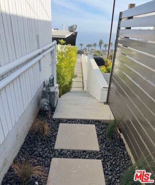 1433 Silvius Ave - Photo 7 of 7