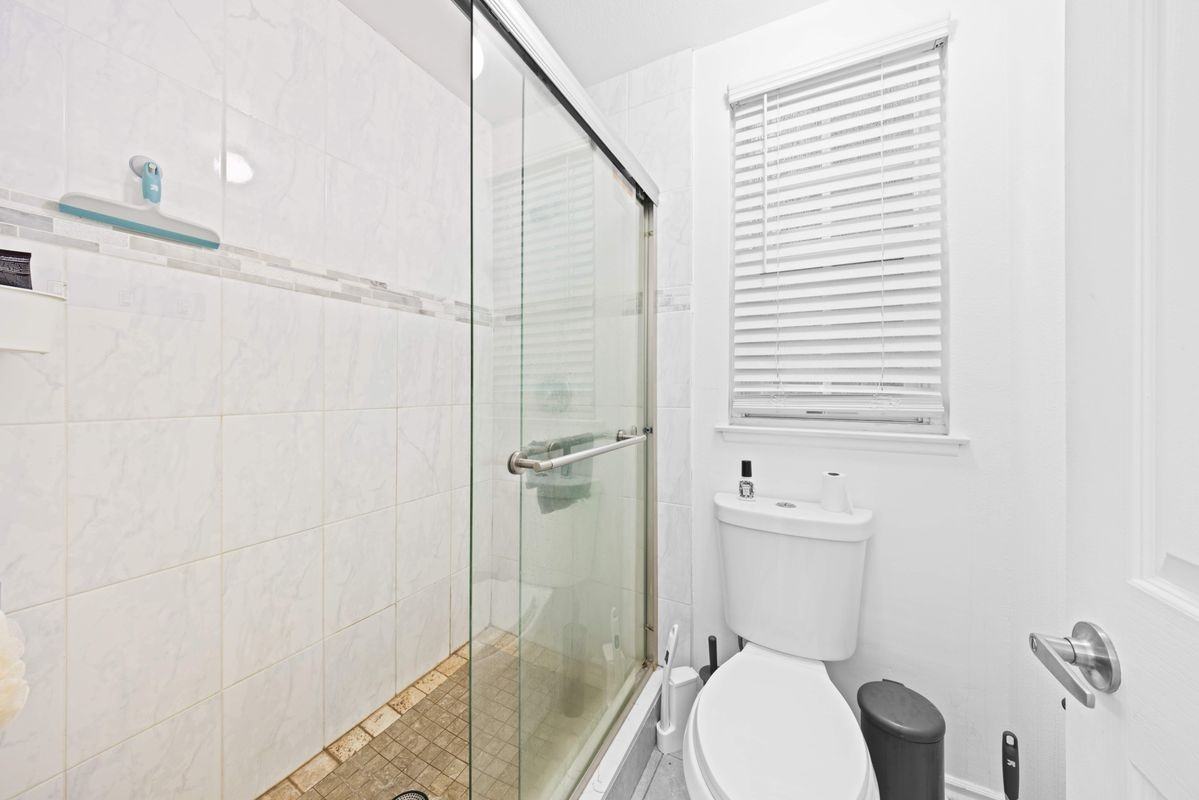 17612 Webster Ave - Photo 6 of 34