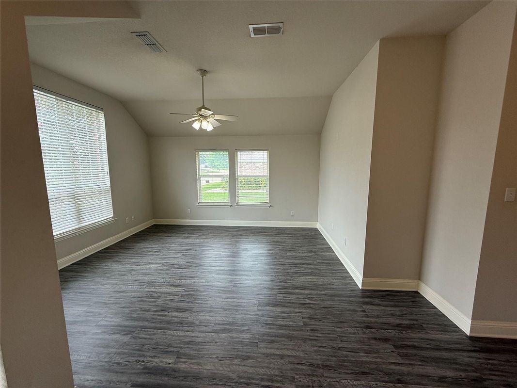 7341 Chambers Ln - Photo 2 of 20