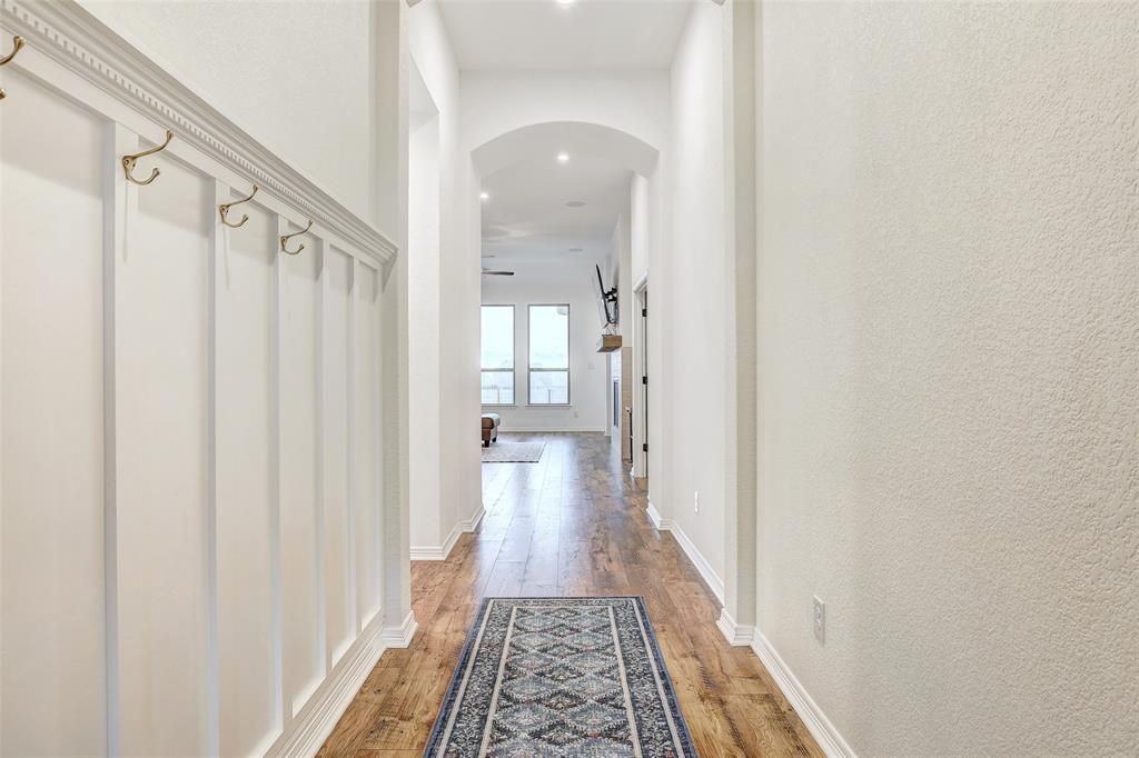 1117 Spring Gulch Ln - Photo 4 of 39