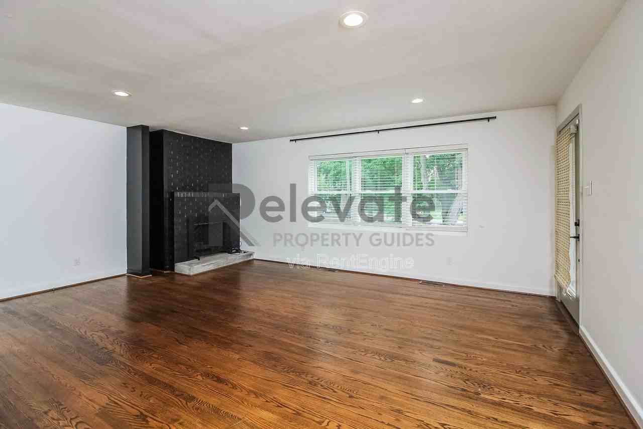 2922 Hawthorne Ave - Photo 7 of 21