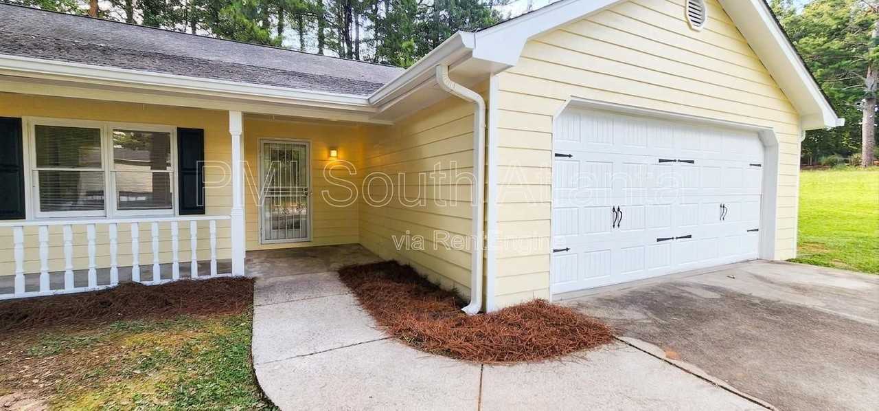 2735 Stanton Woods Dr Se - Photo 2 of 30